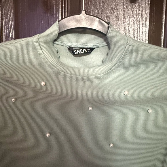 SHEIN Light Green Pearl Studded Crop Top - Picture 2 of 3